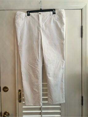 Chico's White 'So Slimming' Girlfriend Ankle Jeans
